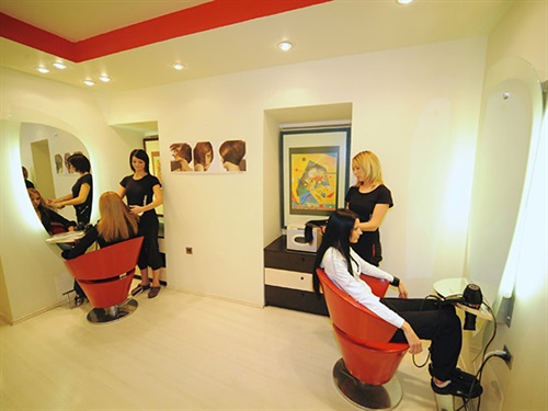 Salon In Fashion - Instar d.o.o.